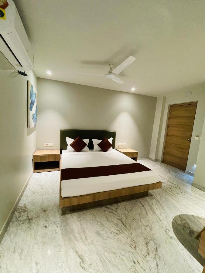 Hotel The Crest Calcutta Buitenkant foto
