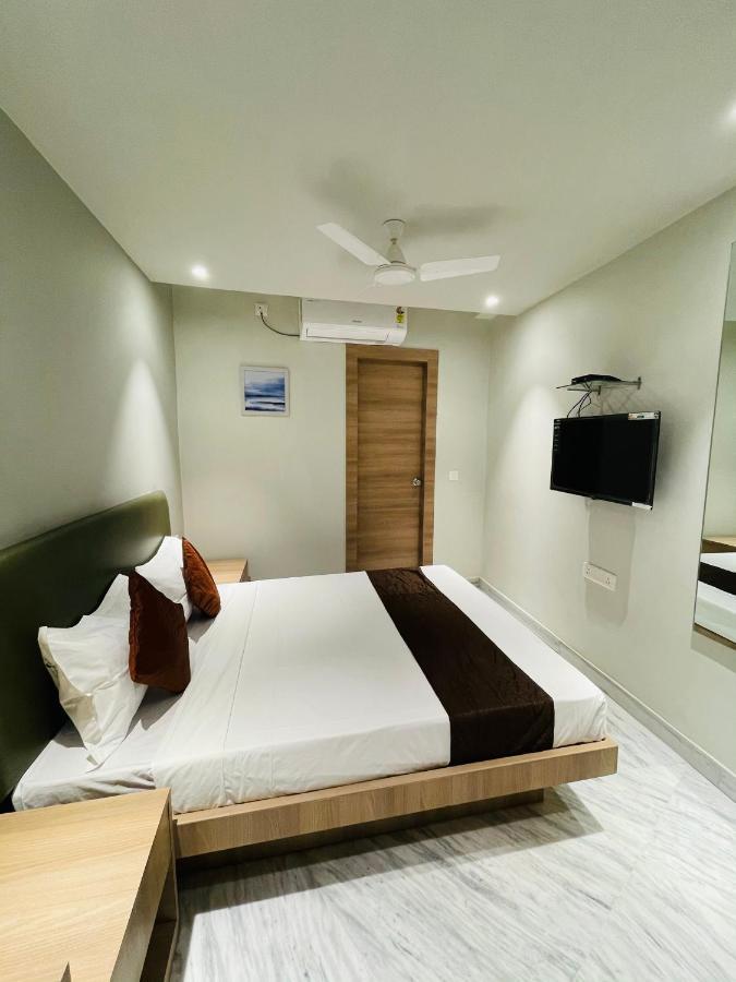 Hotel The Crest Calcutta Buitenkant foto